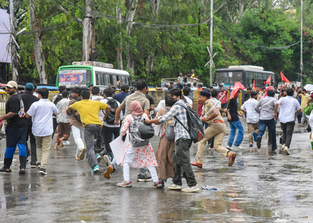 Police lathi-charge students during Raj Bhavan march in Patna; water cannons, tear gas used