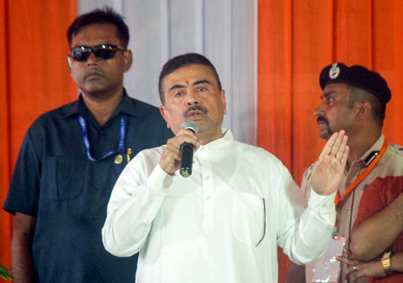 Bengal CM hands over compensation, vows action against gateman