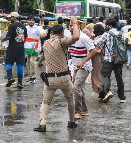 Student protests turn violent in Darbhanga, Begusarai; police resort to lathi-charge, tear gassing