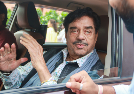 Shatrughan Sinha backs Rahul Gandhi’s targeting of Home Minister, cites Newton’s third law