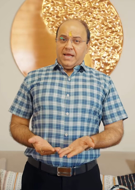 ‘TMKOC’s Mandar Chandwadkar recalls losing hair at 23, says he was nervous before landing Bhide’s role