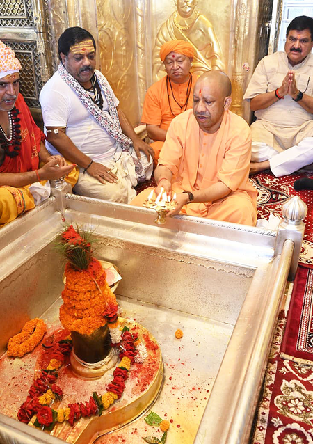 CM Yogi offers prayers at Kashi Vishwanath temple on first day of Sawan