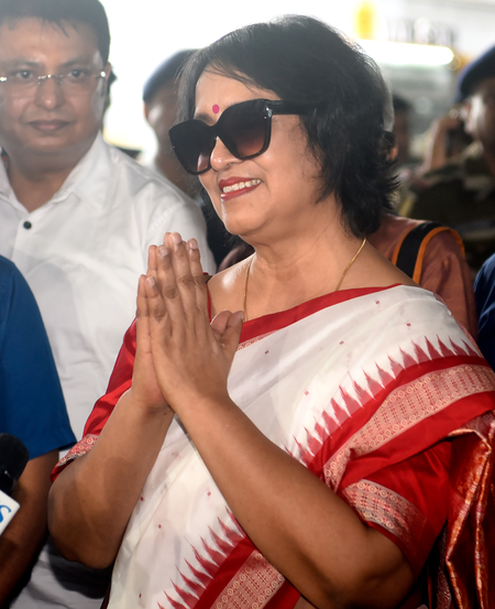 Taslima Nasrin returns to Kolkata after being forced to leave 19 years ago