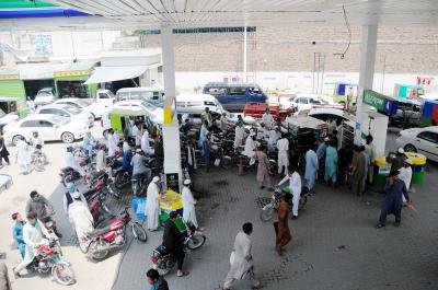 Pakistan: Transgender community holds protest against inflation, fuel price hike