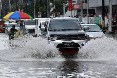 Over 380,000 residents affected by severe weather in Philippines