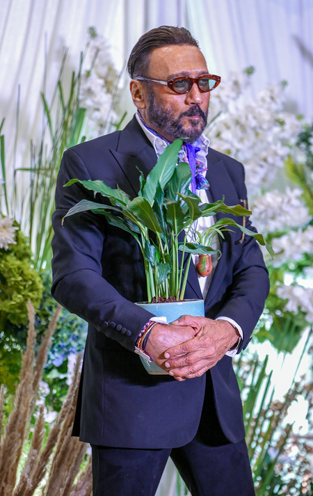 Jackie Shroff applauds set construction workers, calls them the real backbone of cinema