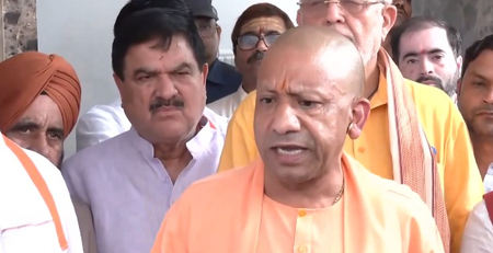 No saint found involved in SIT’s preliminary probe; Oppn’s remarks insult to Sanatan Dharma: CM Yogi
