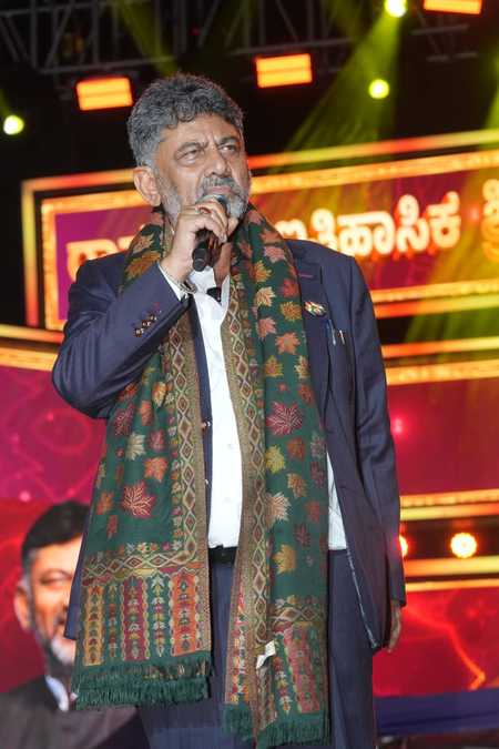 Darshan’s fans disrupt Shivakumar’s speech; upset CM urges patience, respect for legal process