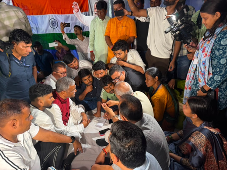 Babulal Marandi meets protesting students in Ranchi, demands CBI probe into exam irregularities