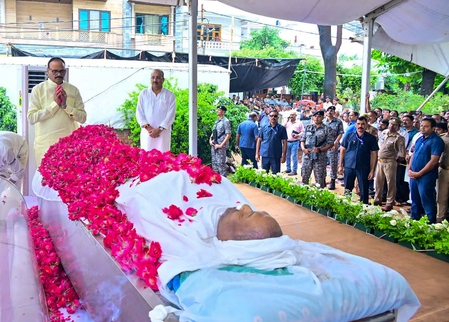 UP’s Ballia bids farewell to BSP’s lone MLA Uma Shankar Singh with full state honours