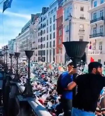 Kashmiri diaspora protests outside Pakistani Consulate in UK over killings of PoK protesters