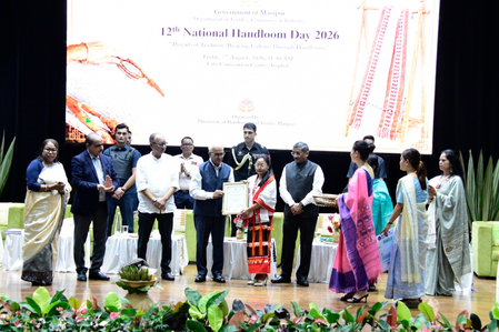 Manipur CM hails women’s pioneering role in handloom sector