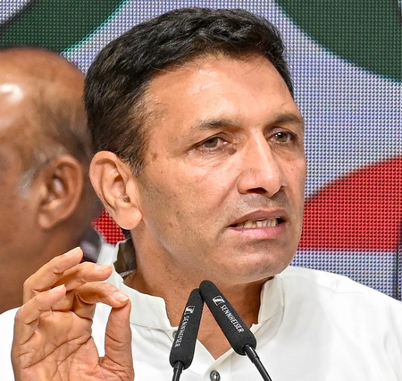 Air ambulance scheme failed to reach 30 districts: MP Congress