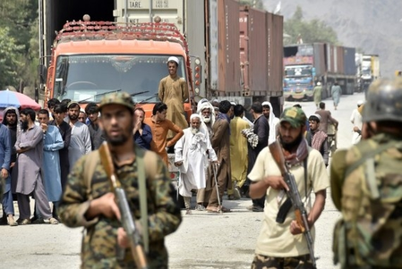 Pakistan: Industrial and export supply chains face disruption due to goods, oil transporters strike
