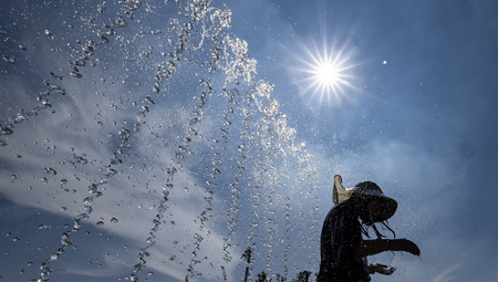 South Korean govt calls for better protection for vulnerable workers amid heat wave