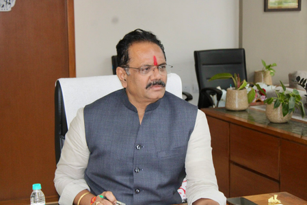Gujarat Minister directs officials to ensure continuous follow-up of malnutrition cases