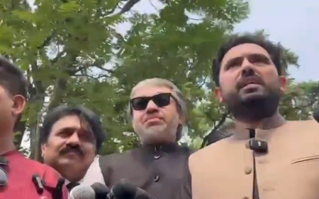 PTI protests outside Pakistan SC over Imran Khan’s health, case delays