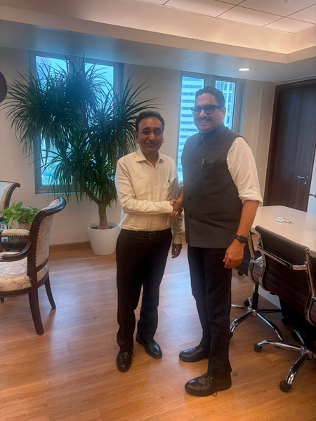 Telangana CS meets Maharashtra counterpart amid push for barrage on Godavari