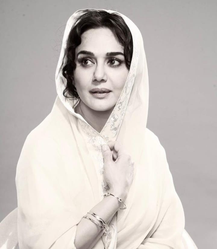 Preity Zinta drops a picture from her look test for Hamida from ‘Batwara 1947’