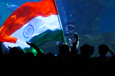 Kolkata port hoists one of the city’s tallest national flags