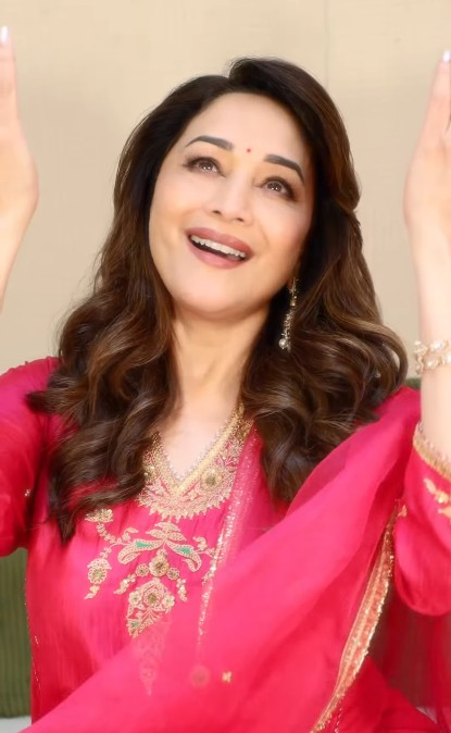 Madhuri Dixit recreates ‘Maskara’: Couldn’t resist this one