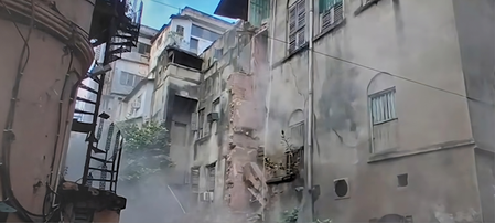 Bengal: Part of house collapses in Kolkata