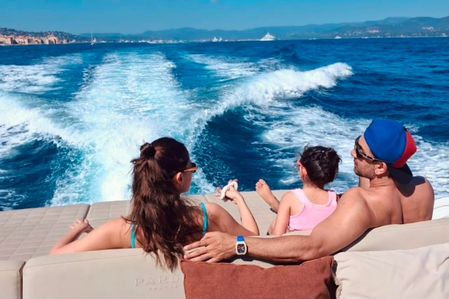 Alia Bhatt’s ‘good old days’ include  chilling with Ranbir & Raha amidst the sea