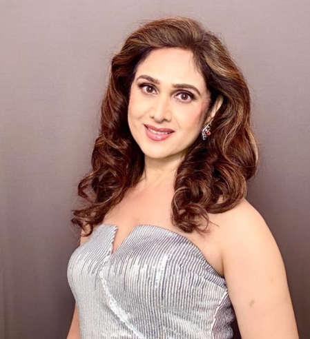 Meenakshi Seshadri says films have often shown mother-in-law-daughter-in-law relationships in a negative light