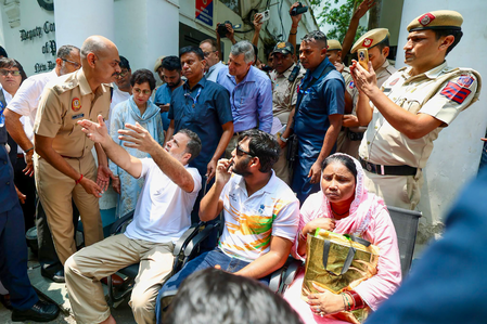 ‘Won’t leave protest site until new FIR lodged’: Congress leaders support Rahul Gandhi’s sit-in