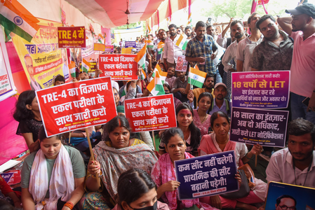 BPSC TRE-4: Music teacher aspirants protest outside Education minister’s residence in Patna