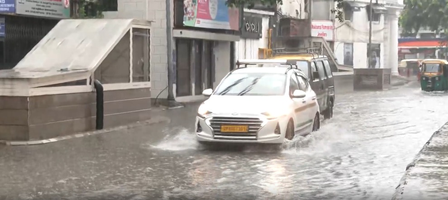 Heavy rain lashes Delhi-NCR; IMD issues red alert