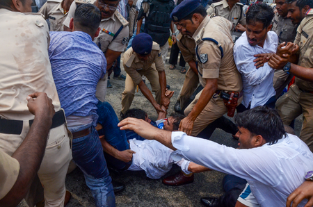 Bihar: Students clash with police outside AKU in Patna over exam result row