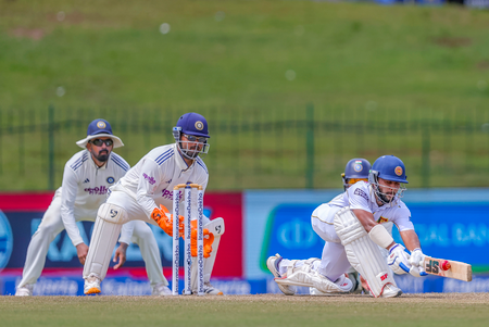 2nd Test: Dinusha, Nuwantha fight back for Sri Lanka in wicketless morning session
