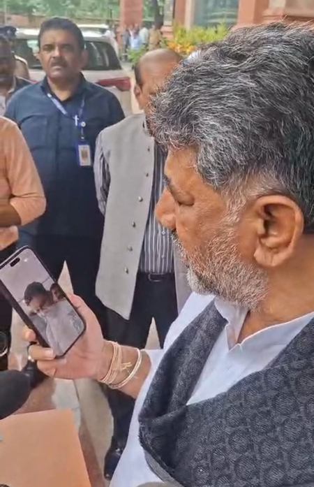 Nepal floods:  CM Shivakumar says 17 Kannadigas untraced, talks to survivor