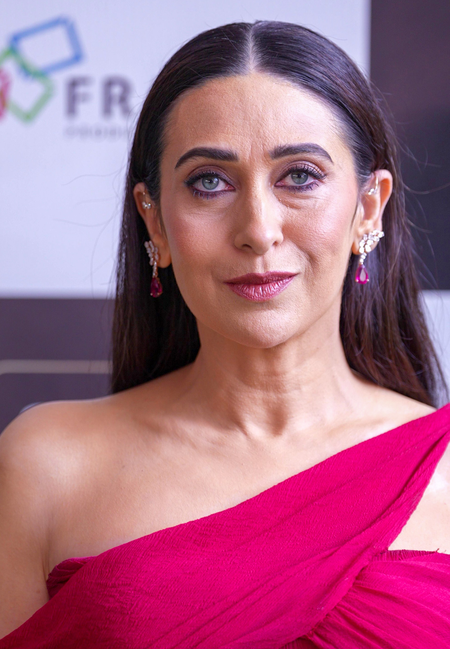 Karisma Kapoor recalls Kareena Kapoor’s no-makeup look in Asoka, says she set a new trend