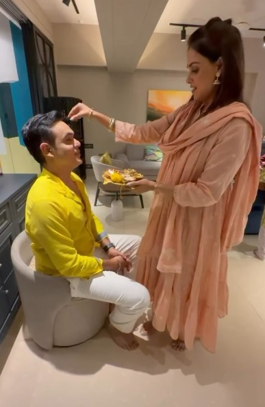 Genelia Deshmukh gives glimpse of Rakhi celebrations: Elder sister has to always be the one gifting, pampering