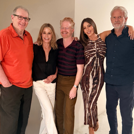 Sofia Vergara reunites with her ‘Modern Family’ on 6 years of the finale