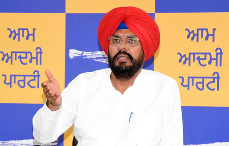 Akali leader Majithia, ex-cop should be questioned face to face in drugs case: Punjab AAP