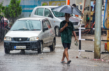 IMD issues red alert in U’khand; heavy rain likely in Himachal, UP