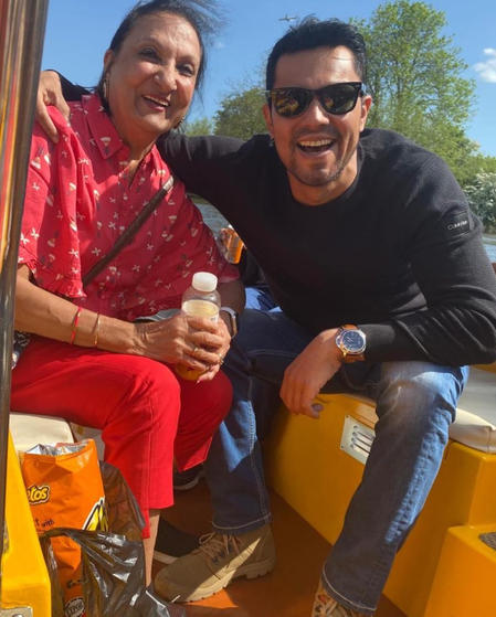 Randeep Hooda wishes birthday to his mom & niece: Both precious to me