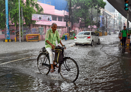 Weather alert issued for 17 Bihar districts; rain and lightning forecast