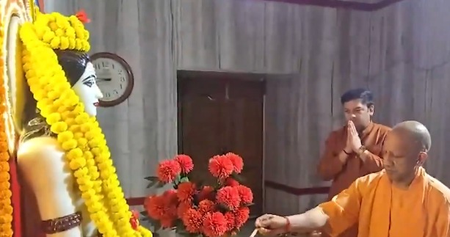 CM Yogi celebrates Krishna Janmashtami with traditional fervour at Gorakhnath temple