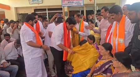 K’taka: BJP’s Ballari Chalo padyatra enters fifth day; Vijayendra felicitates retired teachers