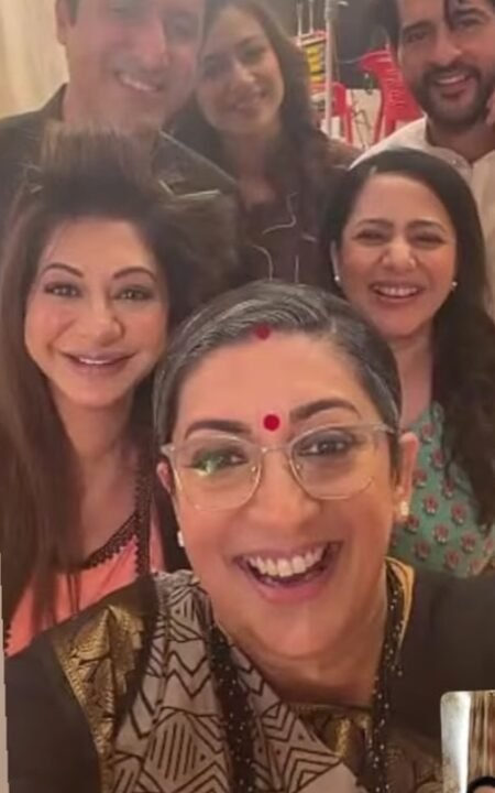 Smriti Irani shares team pic with ‘Kyunki’ co-stars, recalls 20-year-old bond