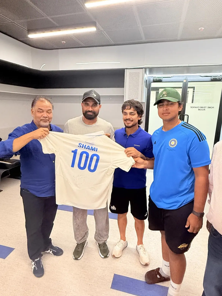 Cricket Association of Bengal felicitates Shami for 100th FC game milestone