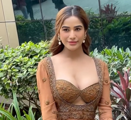 Poonam Pandey slams Swara Bhasker over her ‘Padmaavat’ Jauhar remarks: ‘I found her so educated’