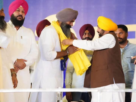 Punjab Congress questions AAP over induction of Nabha jailbreak convict into party