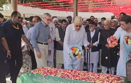 Tributes paid to Sheikh Mohammad Abdullah on 44th death anniversary