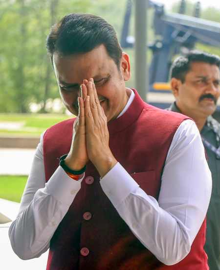 WDFC to cut logistics costs to 7 pc, give India an edge over China: Maha CM