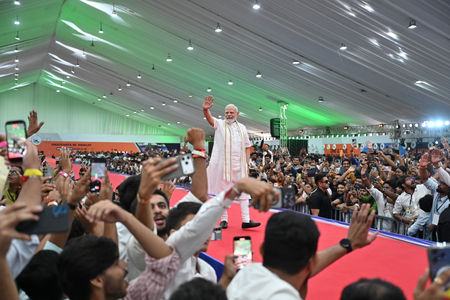 HM Amit Shah highlights ‘profound trust’ as PM Modi receives energetic welcome in Vadodara